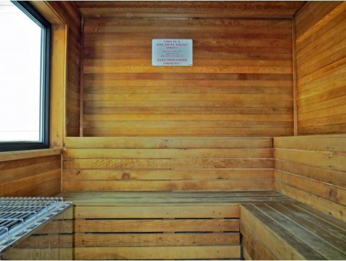 Free Silver Dollar City & Other Attraction Tickets! Spacious, Great Location, Indoor & Outdoor Pools ブランソン エクステリア 写真